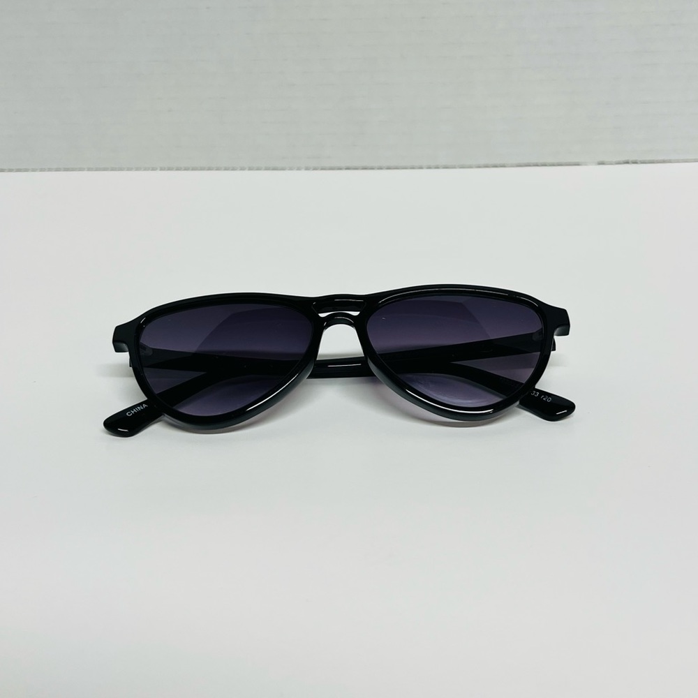 Fashion Accessory Sunglasses Classy Black Sexy Cat eye Sunglasses w Purple Tent - Picture 6 of 6